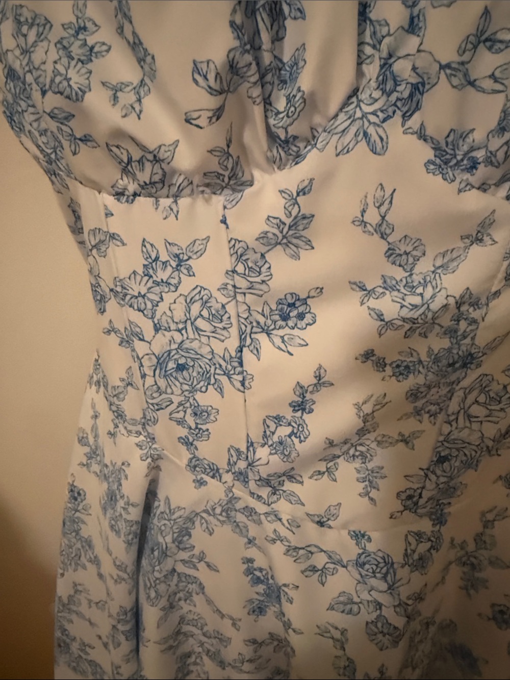 White Ditsy Floral Strapless Dress With Cinched Waist And Double Layer Dress - Picture 3 of 12
